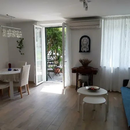 Mediterraneo Апартаменти *