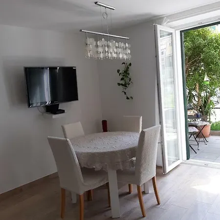 Mediterraneo شقة سبليت